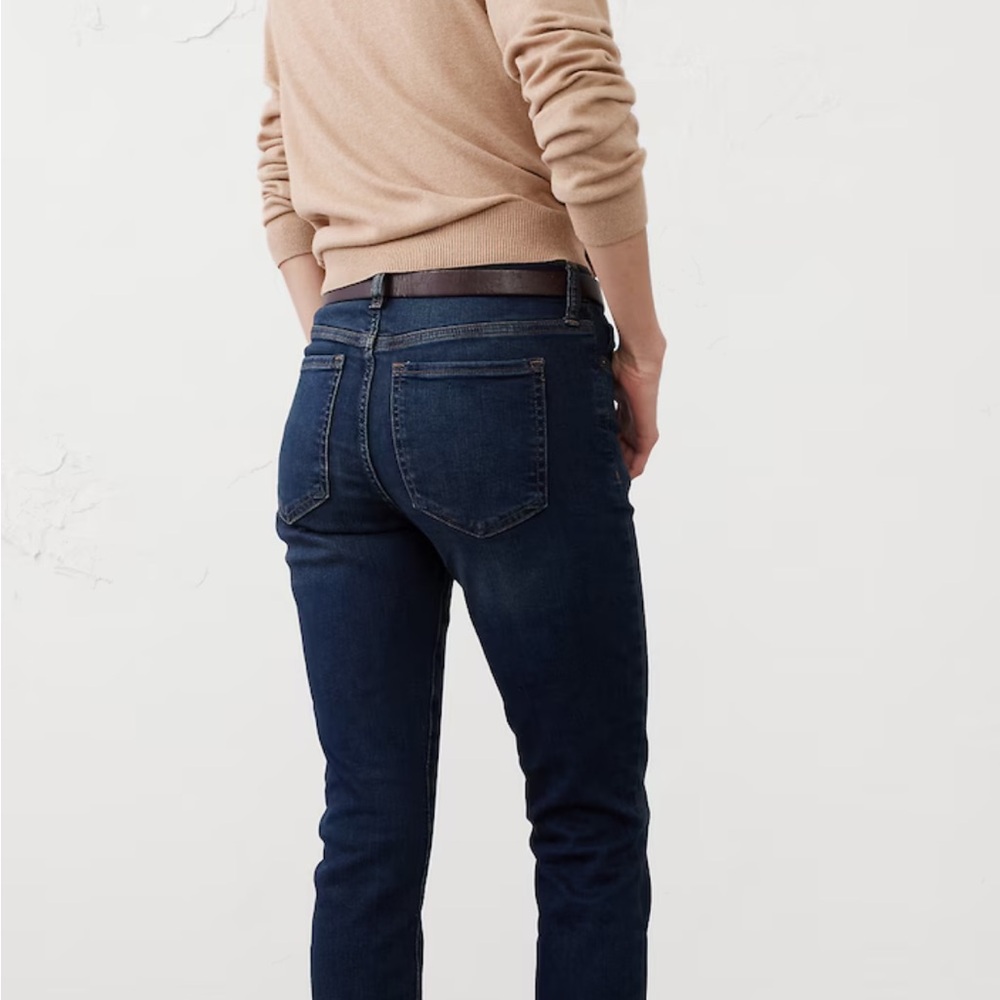 BANANA REPUBLIC FACTORY Mid-Rise Skinny Jean
12/31 | Dark Wash - Picture 2 of 9